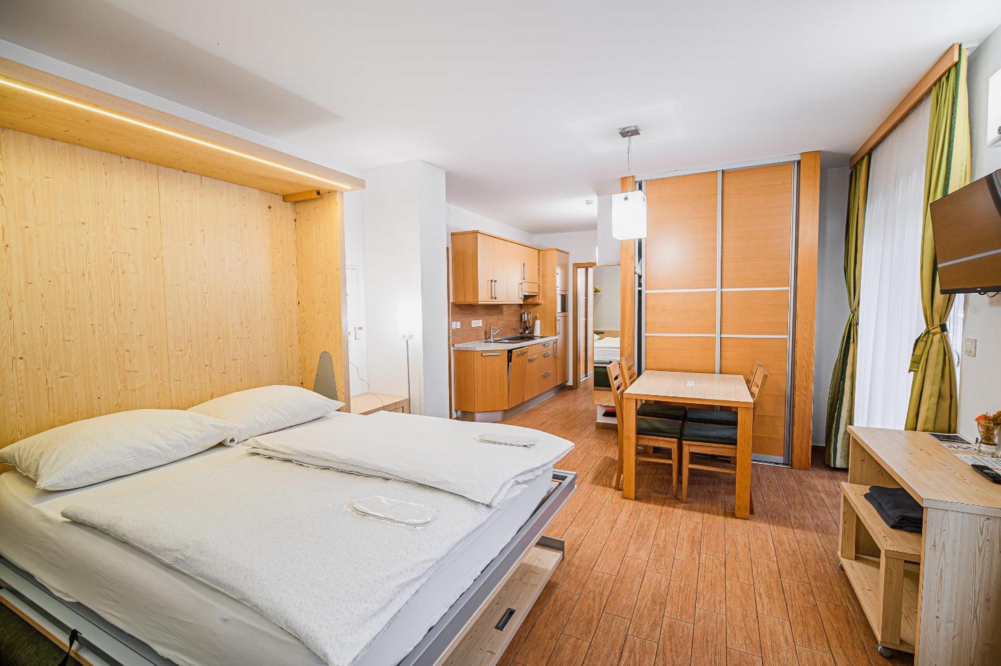 Apartments Maleric With Indoor Pool And Wellness Dragatuš Extérieur photo