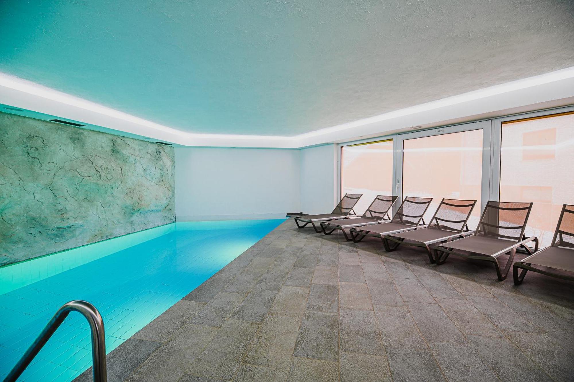 Apartments Maleric With Indoor Pool And Wellness Dragatuš Extérieur photo