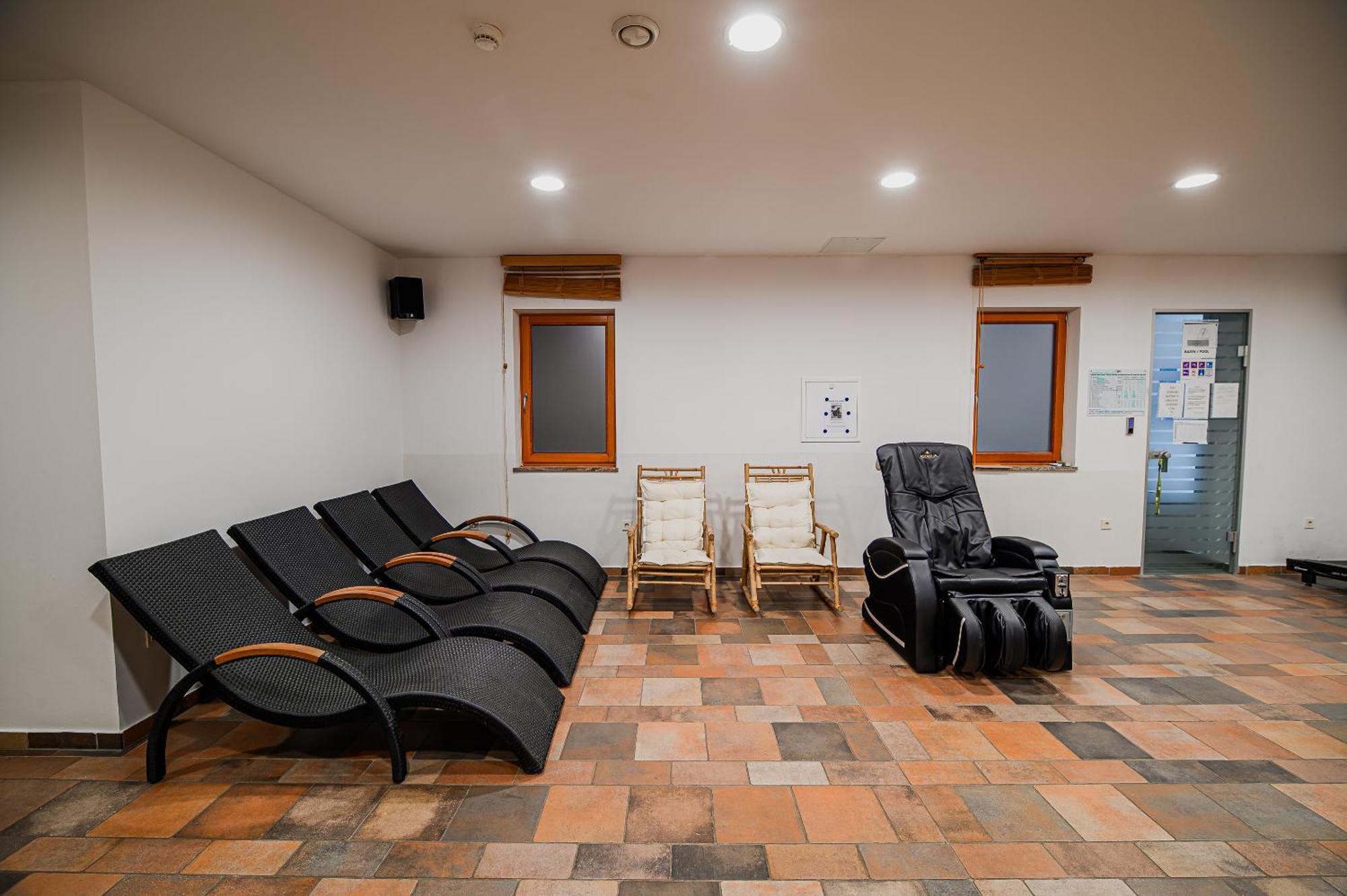 Apartments Maleric With Indoor Pool And Wellness Dragatuš Extérieur photo