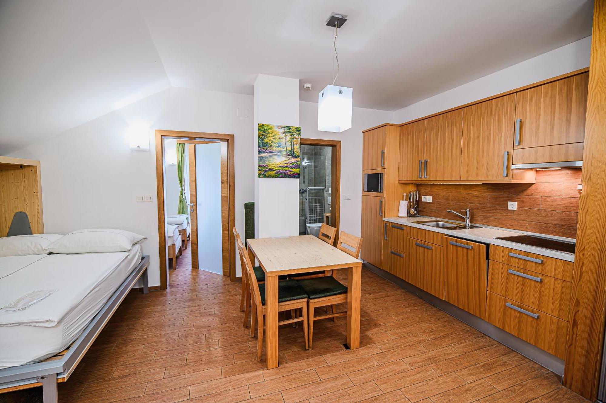 Apartments Maleric With Indoor Pool And Wellness Dragatuš Chambre photo