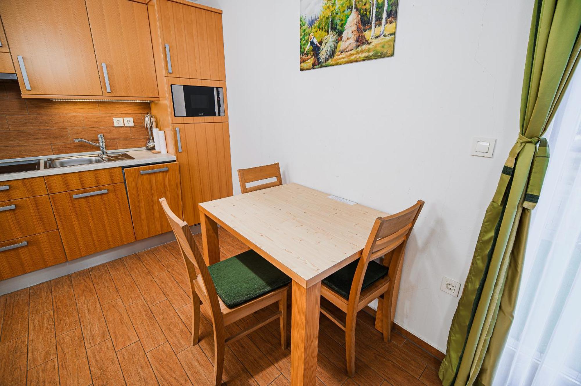 Apartments Maleric With Indoor Pool And Wellness Dragatuš Chambre photo
