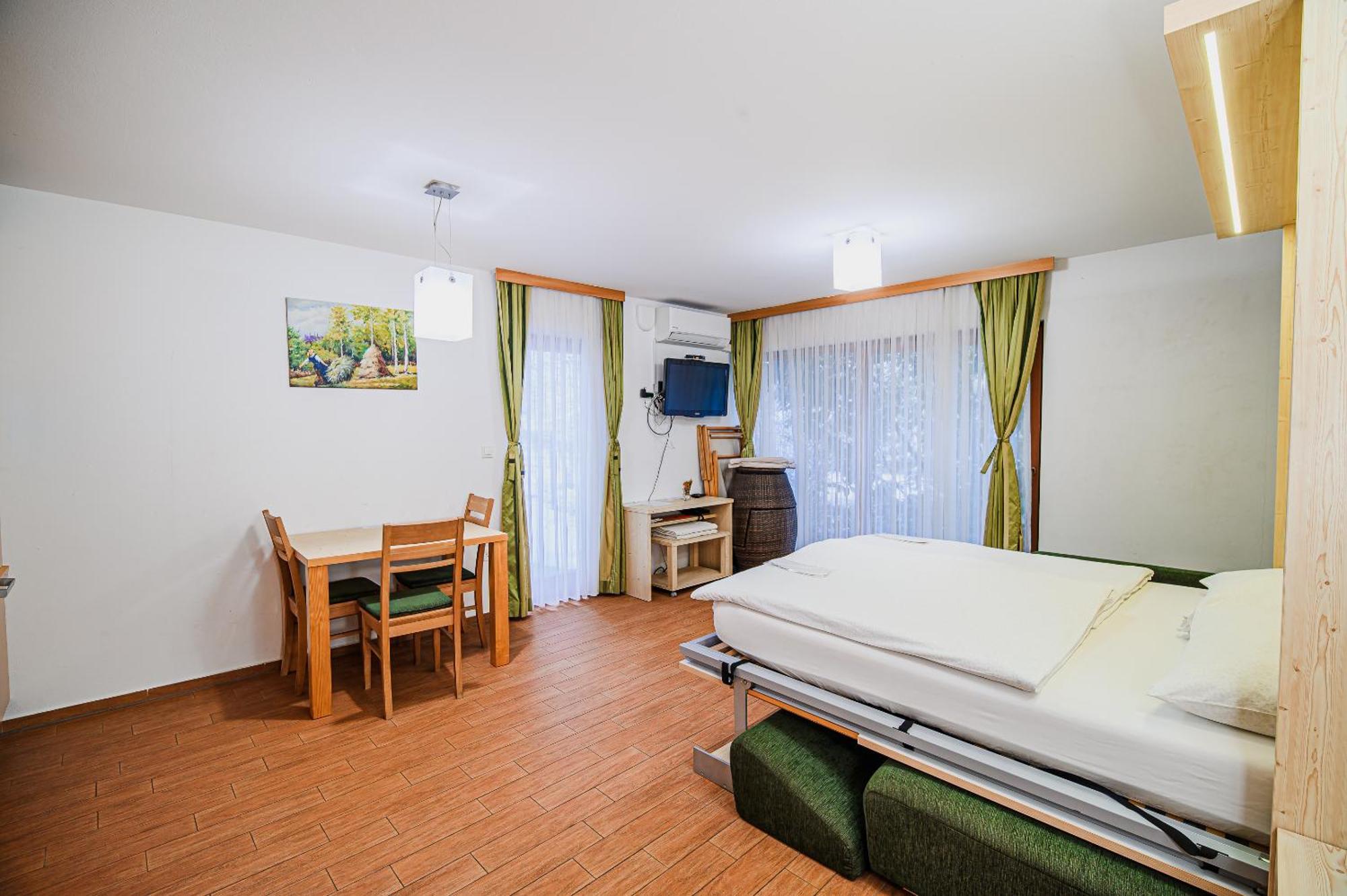 Apartments Maleric With Indoor Pool And Wellness Dragatuš Chambre photo