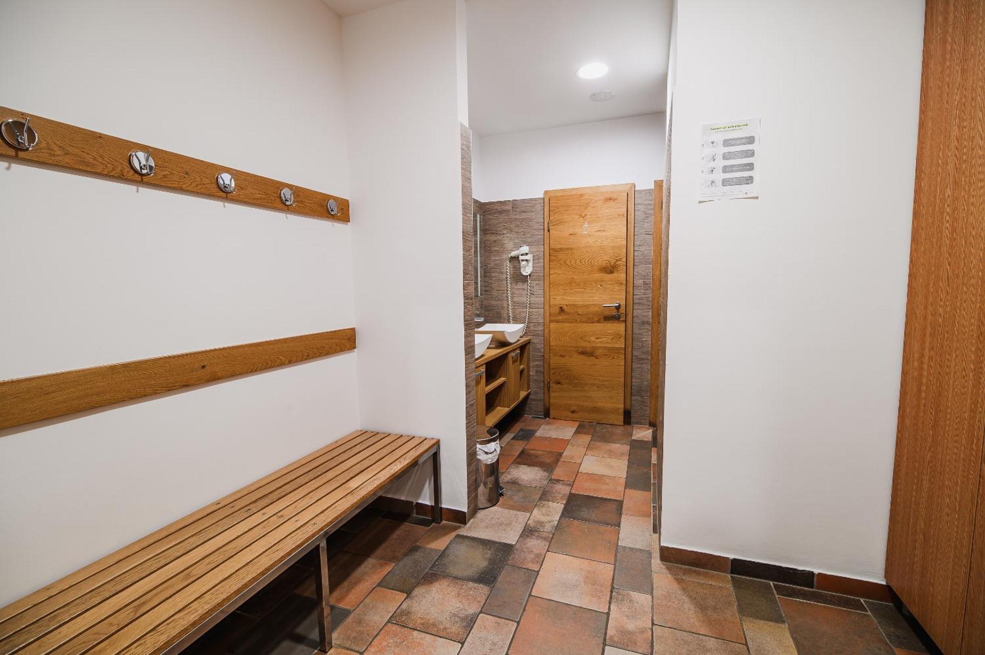 Apartments Maleric With Indoor Pool And Wellness Dragatuš Extérieur photo