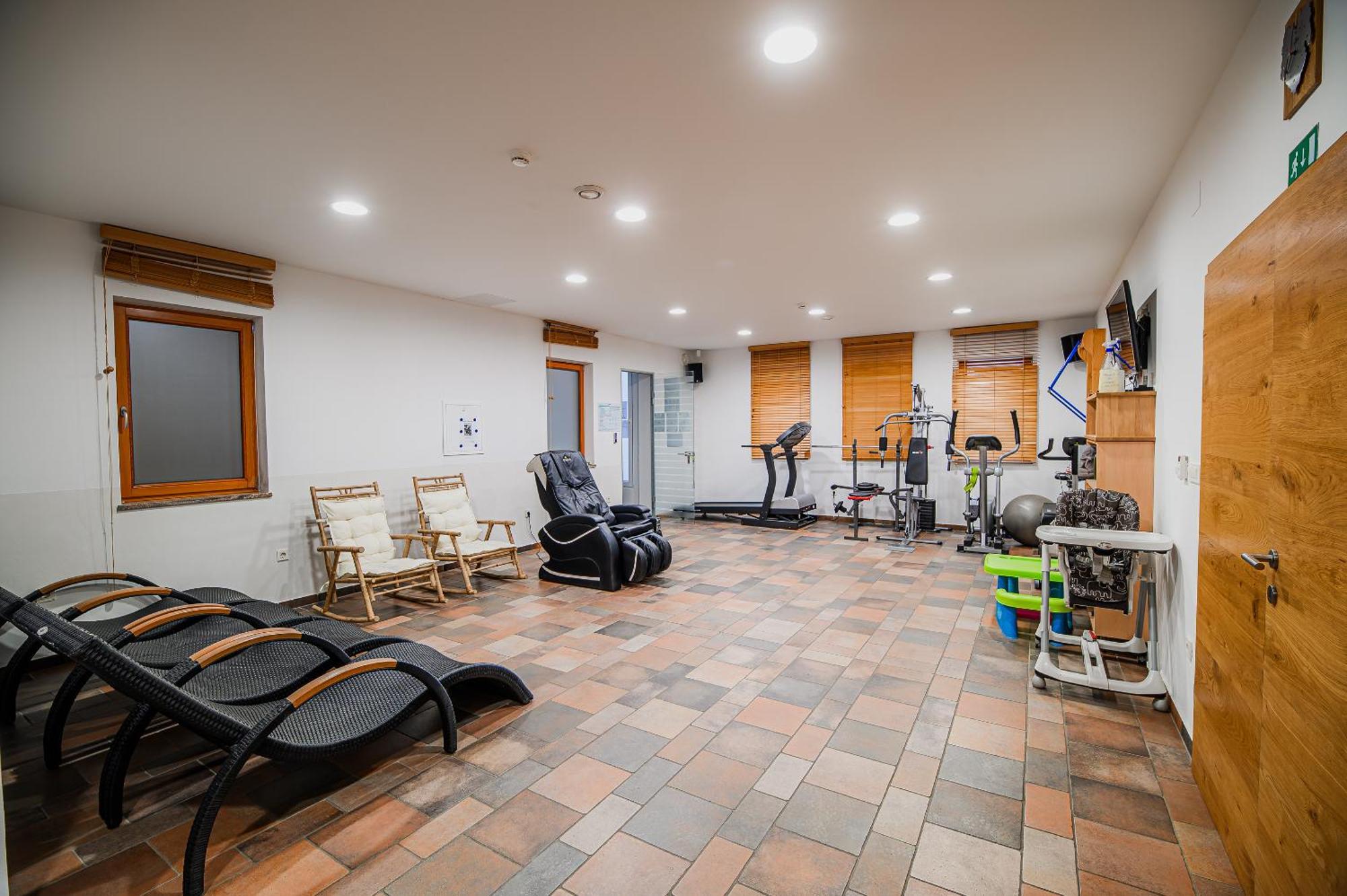 Apartments Maleric With Indoor Pool And Wellness Dragatuš Extérieur photo