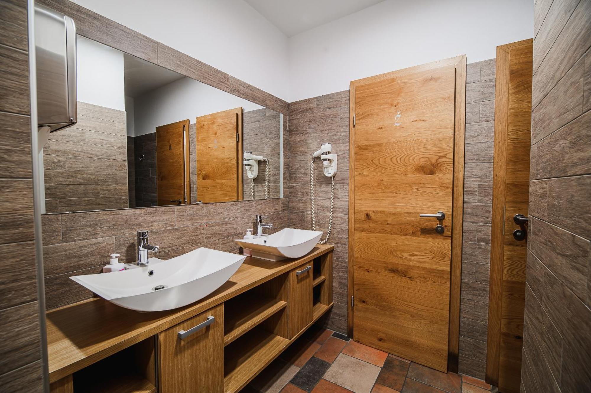 Apartments Maleric With Indoor Pool And Wellness Dragatuš Extérieur photo