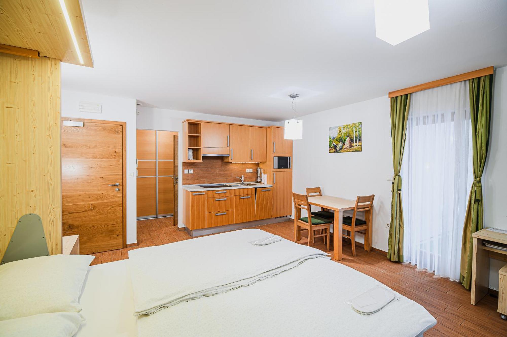 Apartments Maleric With Indoor Pool And Wellness Dragatuš Chambre photo
