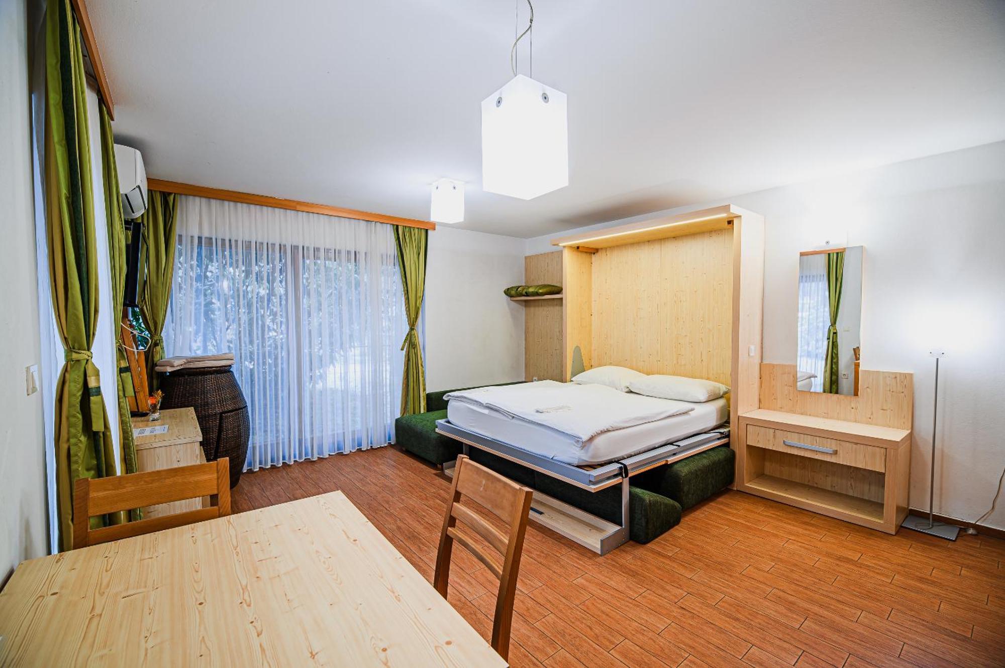 Apartments Maleric With Indoor Pool And Wellness Dragatuš Chambre photo